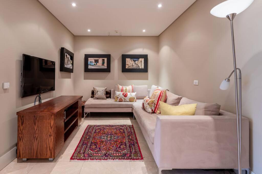Outstanding V&A Marina Waterfront Apartment Cape Town Bagian luar foto